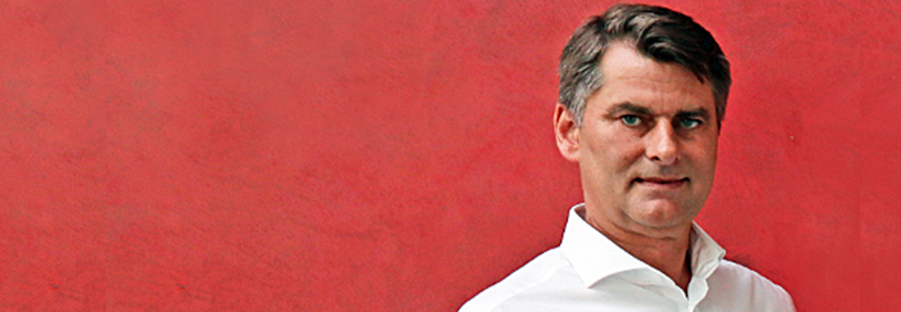 Henning Meyer, Mitarbeiter Sparkassen-Versicherung Sachsen