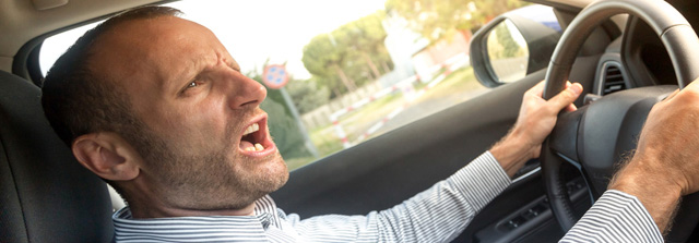 aggressiver Autofahrer
