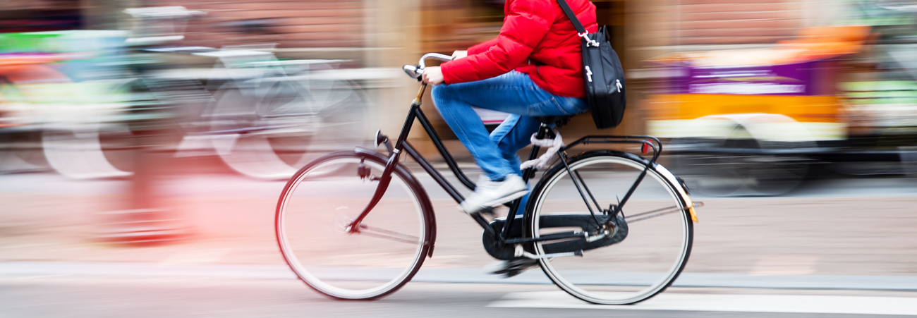 Fahrradfahrer im Straßenverkehr