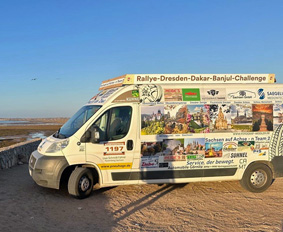 Rallye-Fahrzeug Fiat Ducato mit Aufklebern