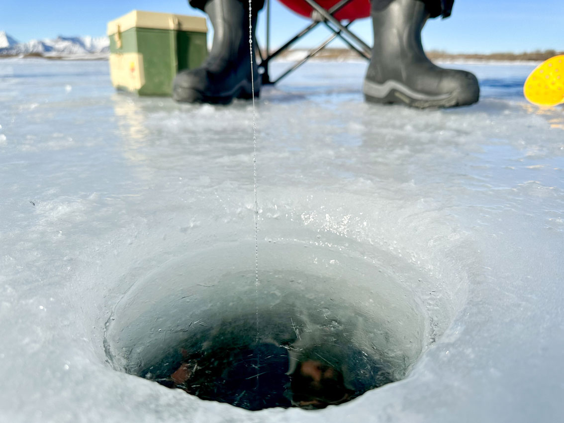 Loch im Eis-Eisangeln