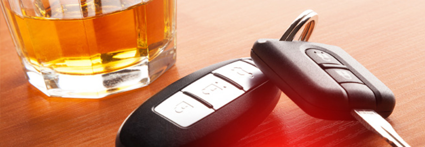 Betrunken Auto fahren, kann Versicherungsschutz kosten