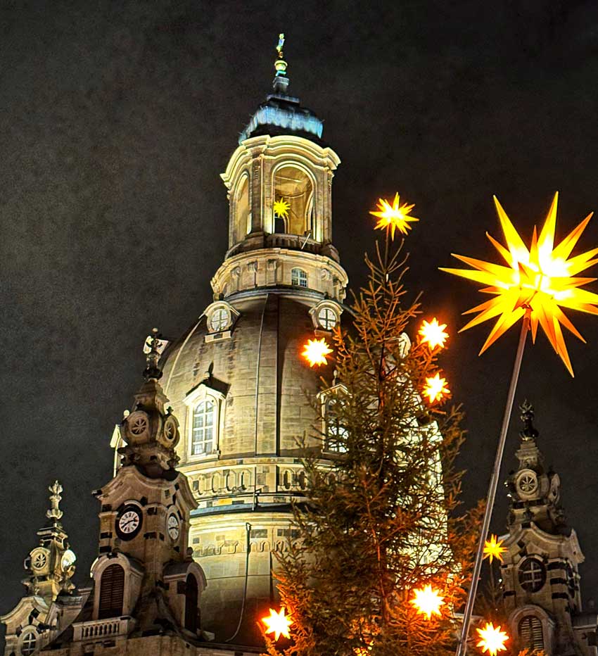 Frauenkirche Dresden mit Weihnachtsstern